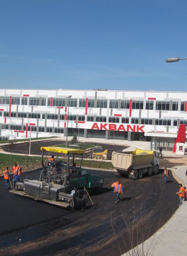 Proje 41 ayhanlar holding akbank merkez binasi asfaltlama calismasi 854619